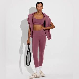 Bundle Set Left On A Friday Super Moves Tight
SUPER HIGH RISE, 7/8" LENGTH